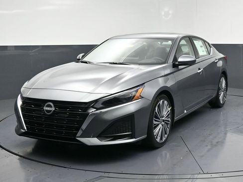 New 2025 Nissan Altima 2.5 SL image 3