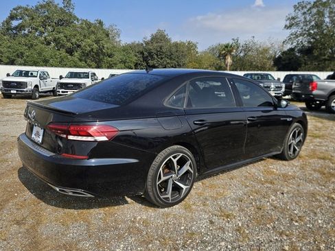 Used 2022 Volkswagen Passat 2.0T R-Line image 5