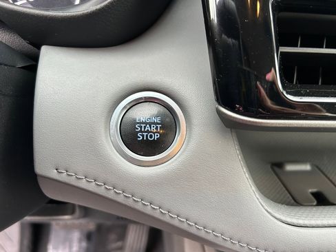 Used 2021 Toyota Highlander XLE image 17