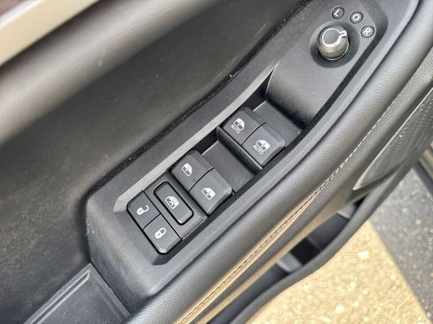 Used 2022 Jeep Grand Cherokee L Limited w/ Trailer Tow Group (B) image 11