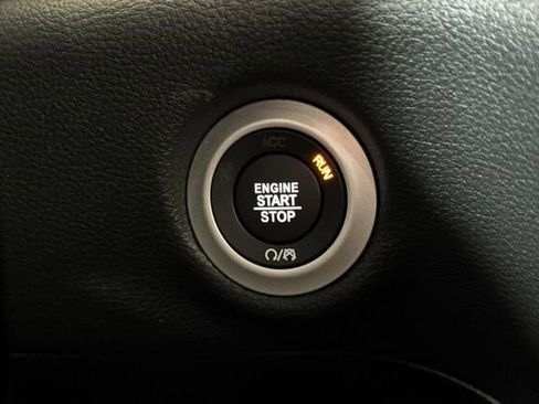 New 2026 Chrysler Pacifica Limited image 21