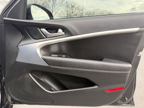 Used 2023 Genesis G70 2.0T RWD image 34
