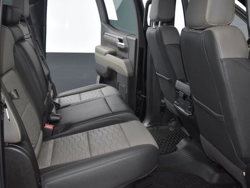 Used 2025 Chevrolet Silverado 1500 ZR2 w/ Technology Package image 14