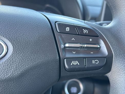 Used 2022 Hyundai Kona SEL FWD image 31