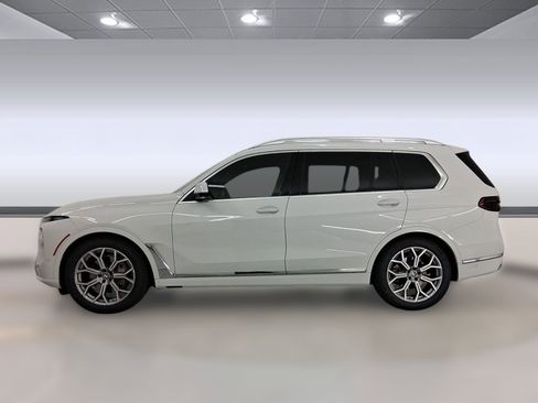 Certified 2024 BMW X7 xDrive40i w/ Premium Package image 2
