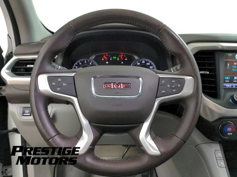 Used 2017 GMC Acadia SLT FWD image 18