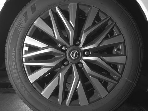 Used 2025 Nissan Altima 2.5 SV image 15