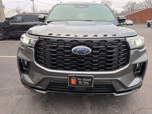 New 2026 Ford Explorer ST-Line w/ ST-Line Street Pack AWD/4WD image 8