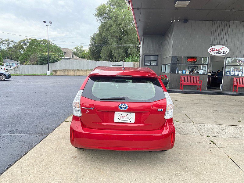 Used 2014 Toyota Prius V Two FWD image 4