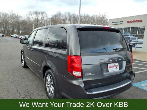 Used 2016 Dodge Grand Caravan SE image 7