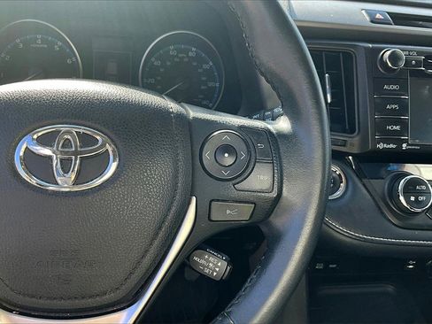 Used 2018 Toyota RAV4 XLE image 16