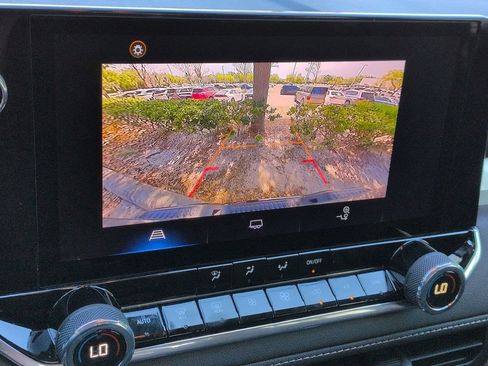 Certified 2024 Chevrolet Colorado LT w/ LT Convenience Package image 18