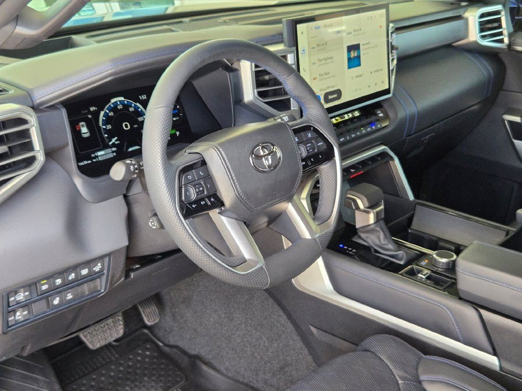 Used 2025 Toyota Sequoia Platinum AWD/4WD image 10