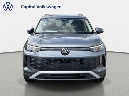 New 2026 Volkswagen Tiguan SE FWD image 2