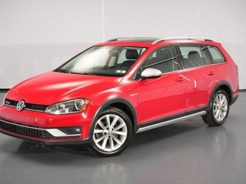 Used 2017 Volkswagen Golf Alltrack SE AWD/4WD image 1