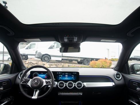 Certified 2025 Mercedes-Benz GLB 250 4MATIC image 35