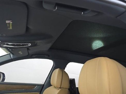 Used 2023 Bentley Bentayga Extended Wheelbase AWD/4WD image 7