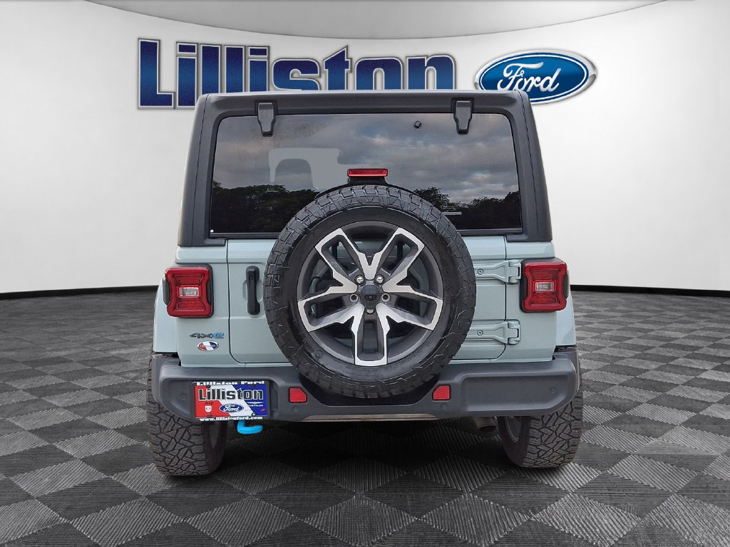 Used 2024 Jeep Wrangler Unlimited w/ Convenience Group AWD/4WD image 5