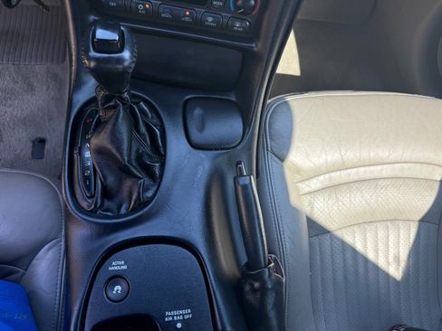Used 2003 Chevrolet Corvette Coupe w/ Preferred Equipment Group RWD image 22