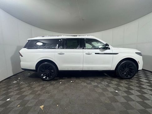 New 2025 Lincoln Navigator L Reserve w/ Jet Appearance Package image 8