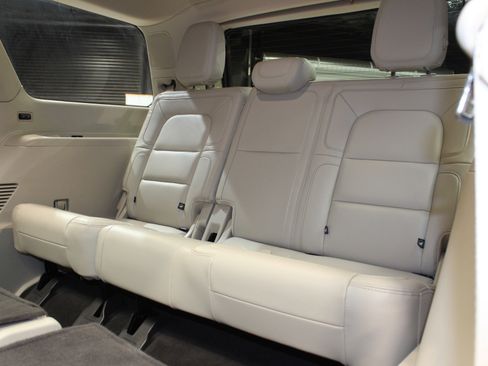 Used 2021 Lincoln Navigator Reserve w/ Luxury Package image 42