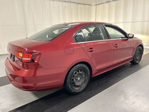 Used 2017 Volkswagen Jetta S image 2