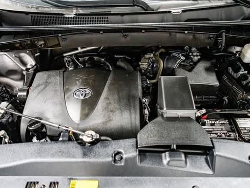 Certified 2019 Toyota Highlander XLE image 30