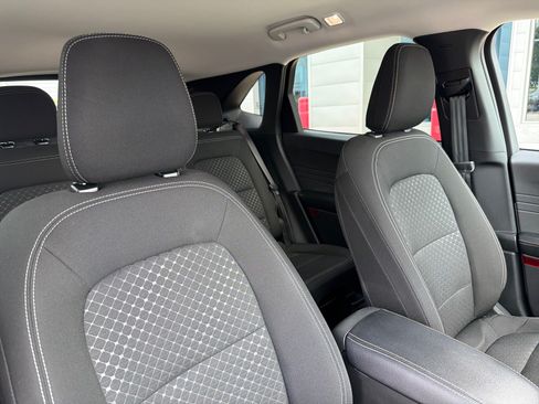 Used 2025 Ford Escape Active AWD/4WD image 27
