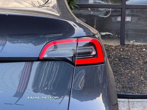 Used 2020 Tesla Model Y Long Range AWD/4WD image 16
