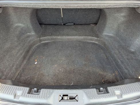 Used 2010 Ford Taurus Limited FWD image 6