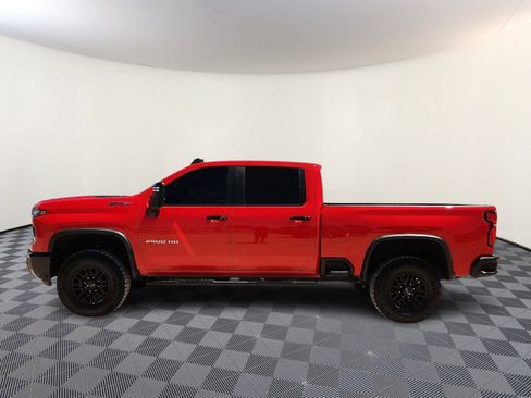 Used 2025 Chevrolet Silverado 2500 ZR2 w/ Technology Package AWD/4WD image 2