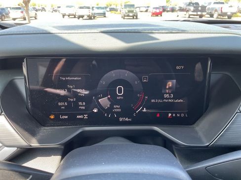Used 2025 GMC Acadia AT4 w/ LPO, Floor Liner Package AWD/4WD image 29