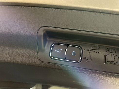 Used 2023 Ford Explorer XLT w/ Equipment Group 202A RWD image 27