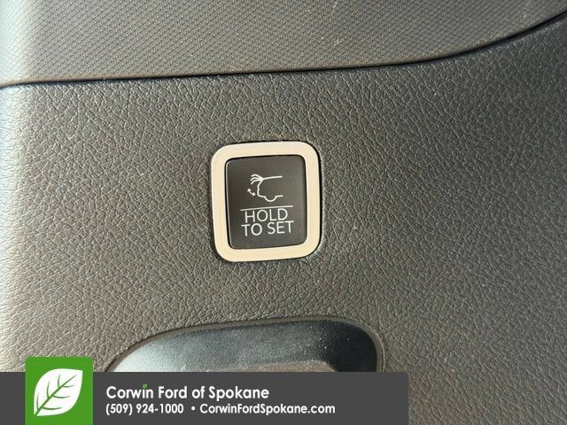 Used 2022 Jeep Grand Wagoneer Series III w/ Flexible Seating Group AWD/4WD image 20