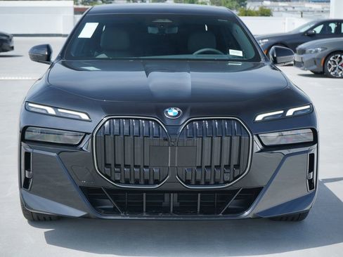 New 2026 BMW 740i w/ Premium Package image 2