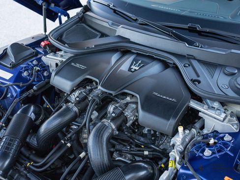 Used 2024 Maserati GranTurismo Trofeo image 11