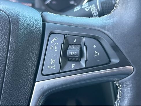 Certified 2021 Buick Encore Preferred FWD image 21