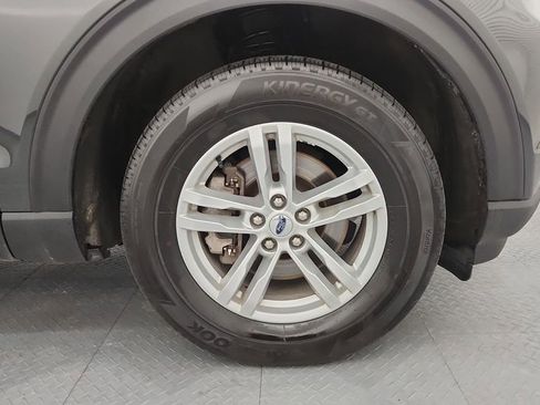 Used 2023 Ford Explorer XLT w/ Equipment Group 202A AWD/4WD image 25
