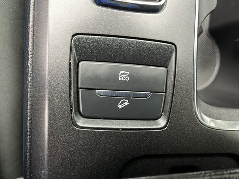 Used 2019 Ford Fusion SE FWD image 17