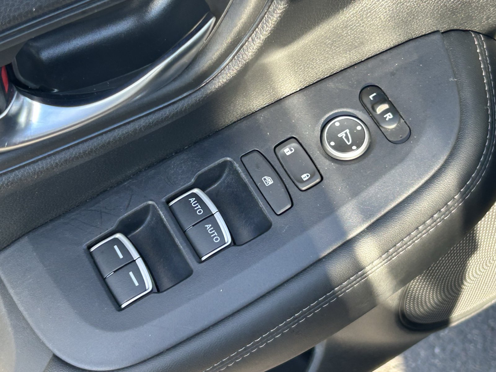 Used 2023 Honda HR-V EX-L image 24
