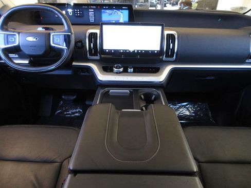 Certified 2025 Ford Expedition Max Platinum AWD/4WD image 18