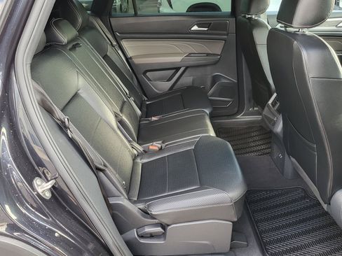 Used 2023 Volkswagen Atlas Cross Sport SE FWD image 11