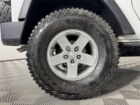 Used 2011 Jeep Wrangler Rubicon w/ Dual Top Group AWD/4WD image 36