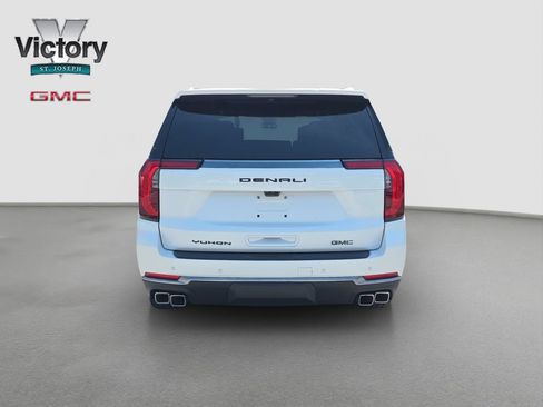 Used 2025 GMC Yukon Denali Ultimate AWD/4WD image 16