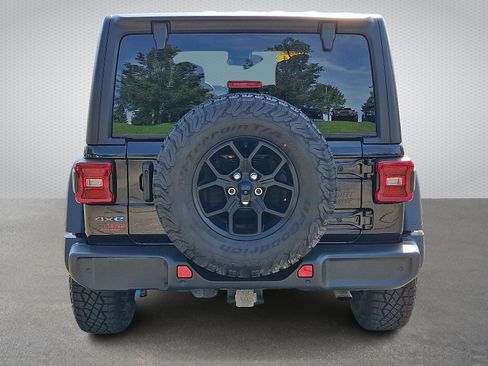 Used 2024 Jeep Wrangler Unlimited AWD/4WD image 5