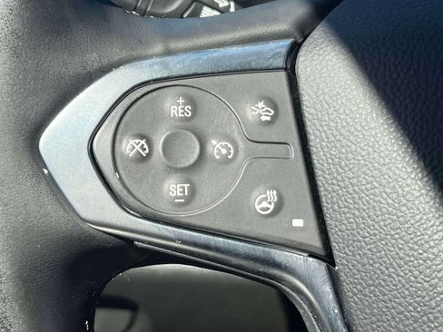 Used 2023 Chevrolet Traverse LT AWD/4WD image 24