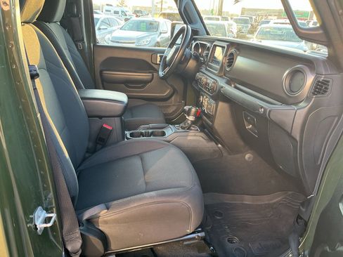 Used 2022 Jeep Gladiator Willys image 25