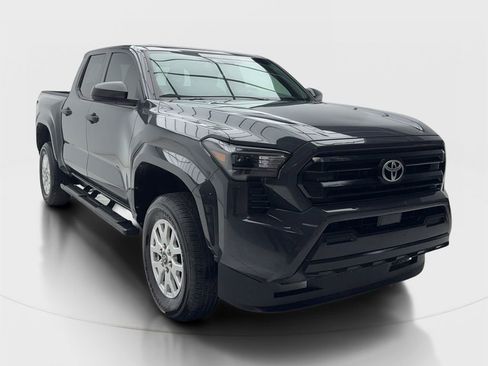Used 2025 Toyota Tacoma SR RWD image 3