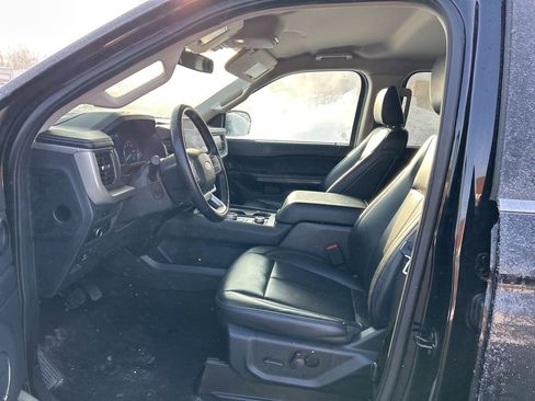Used 2024 Ford Expedition Max XLT image 9