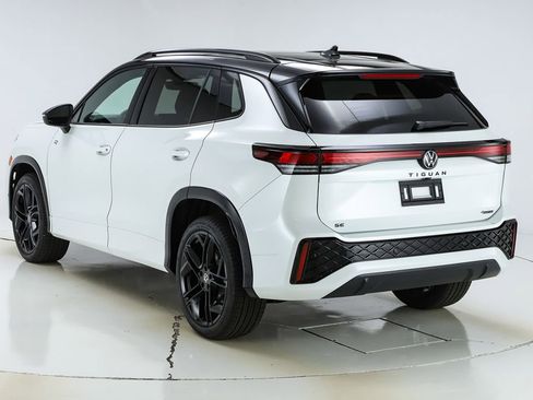 New 2026 Volkswagen Tiguan SE R-Line AWD/4WD image 46